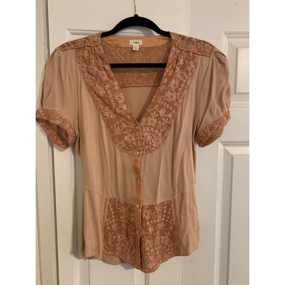 Dusty rose embroidered button up